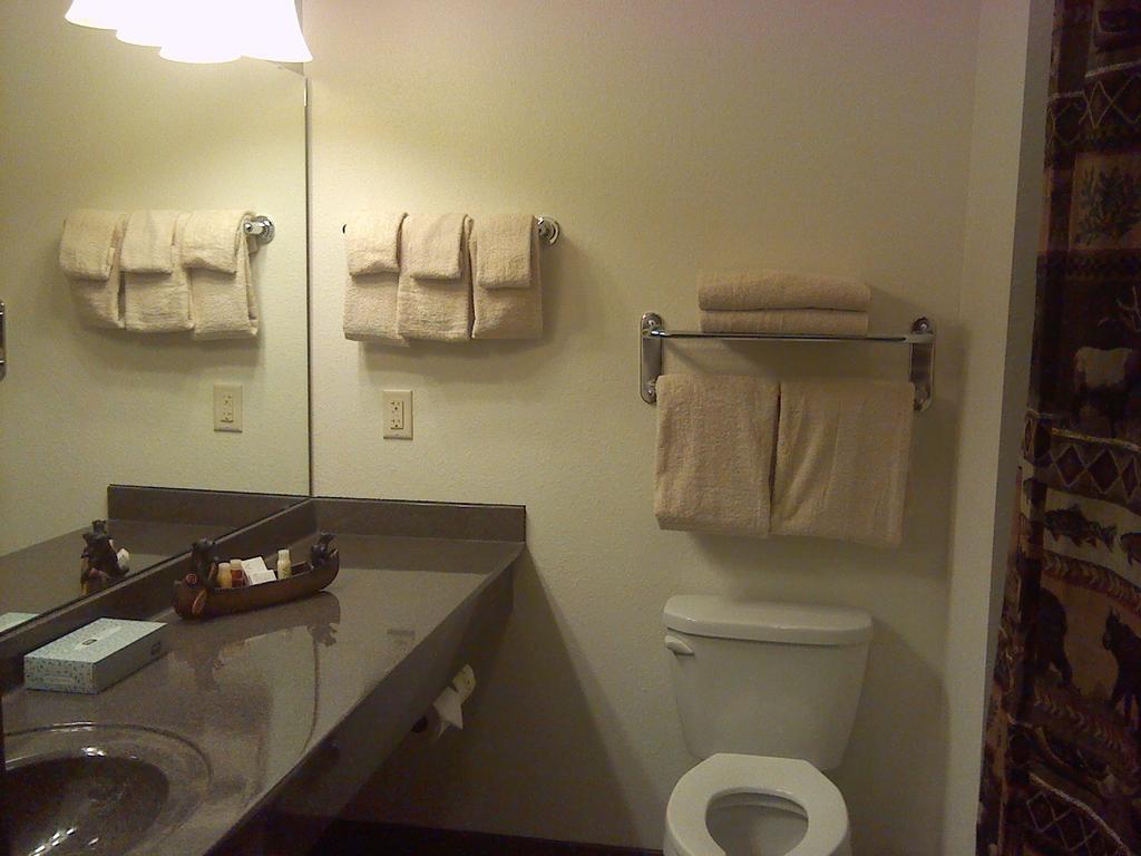 Junction Inn Suites & Conference Center Babbitt Bilik gambar