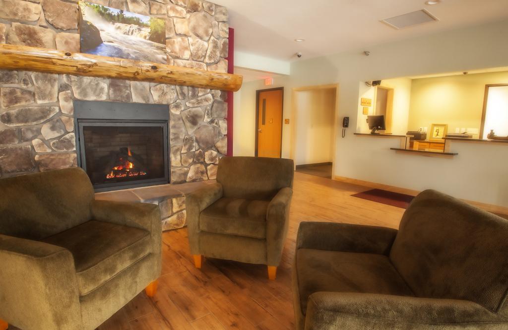 Junction Inn Suites & Conference Center Babbitt Luaran gambar